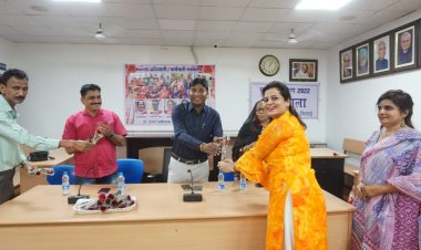 निगम ने किया महिला कर्मचारियों का सम्मान