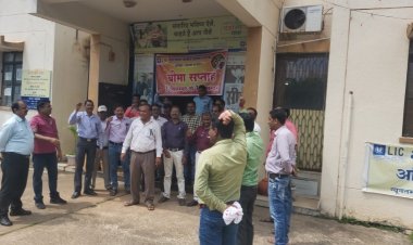 बीमाधारकों के पालिसी में बोनस वृद्धि सहित अपने विभिन्न मांगों को लेकर आज से इंश्योरेंस एजेंट भी आंदोलन की राह पर