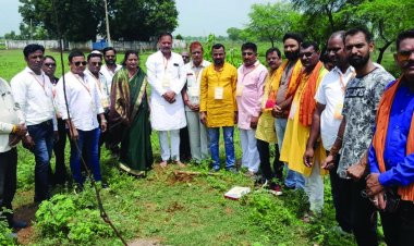 जामुल में सुरडुंग तिराहे पर सौंदर्यीकरण के लिए नपा अध्यक्ष ने किया भूमि पूजन