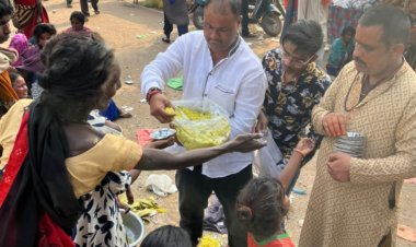 कार्तिक पूर्णिमा के सेवा: अवसर पर जरूरतमंदों को भोजन स्वरूप पोहा एवं चाय का वितरण