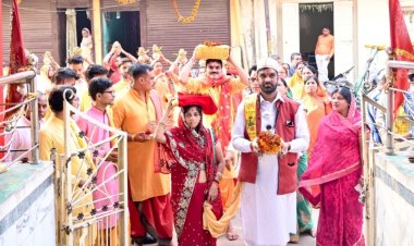 सत्तीचौरा दुर्गा मंदिर में कलश यात्रा के साथ शुरू हुई भागवत कथा