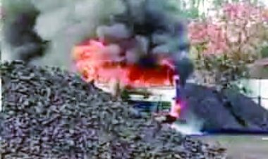 ट्रक में लगी भीषण आग से जिंदा जला ड्राइवर