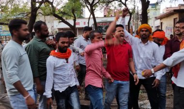 Video भिलाई में बजरंग दल कार्यकर्ताओं ने फूंका मल्लिकार्जुन खड़गे का पुतला, सीएम भूपेश बघेल के खिलाफ भी की नारेबाजी