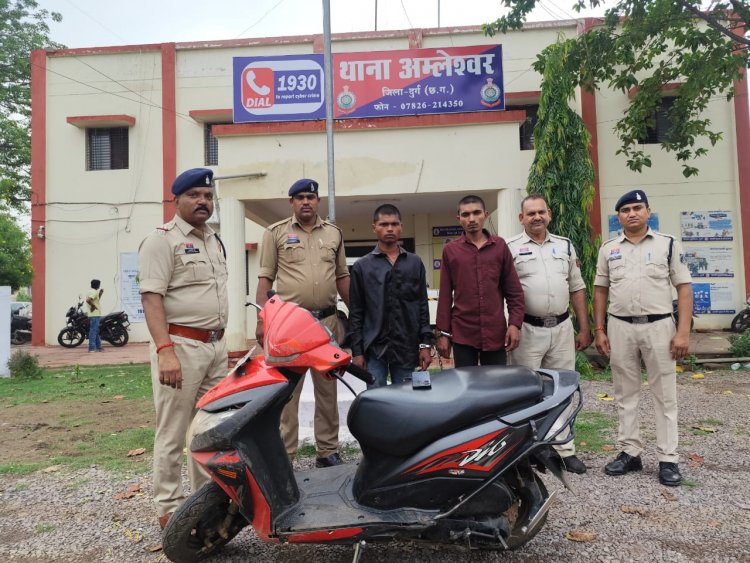 घायल युवक से रुपए और मोबाइल लूट, विरोध करने पर पेट में घोंप दिया कैंची, दो गिरफ्तार 