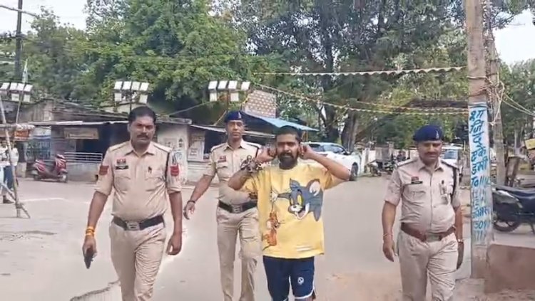 शराब पीने रुपए न मिला तो मारपीट कर स्कूटी लेकर भागने वाला युवक पकड़ा गया, दो आरोपी फरार