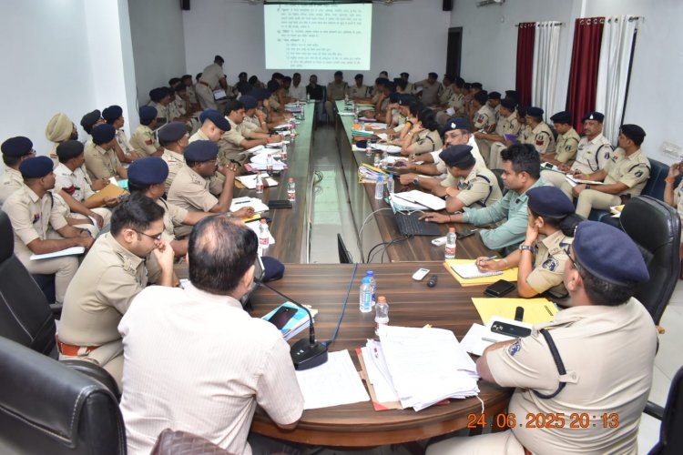 पुलिस अधिकारी-कर्मचारियों को बारीकी से दी गई सूचना अधिकार अधिनियम की जानकारी