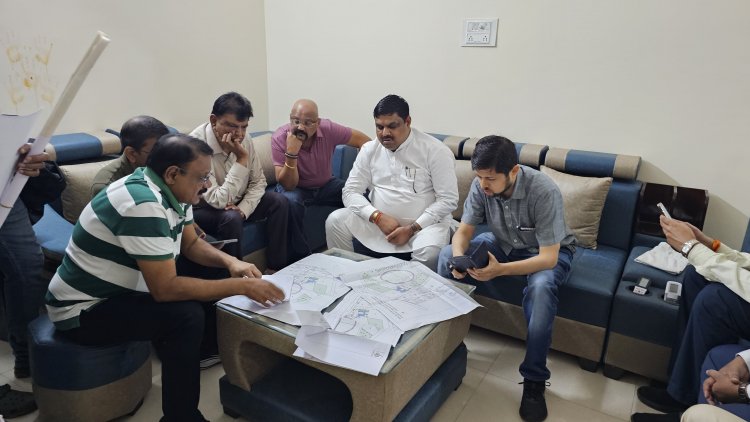रविशंकर स्टेडियम को विकसित करने बीसीसीआई की टीम पहुंची दुर्ग