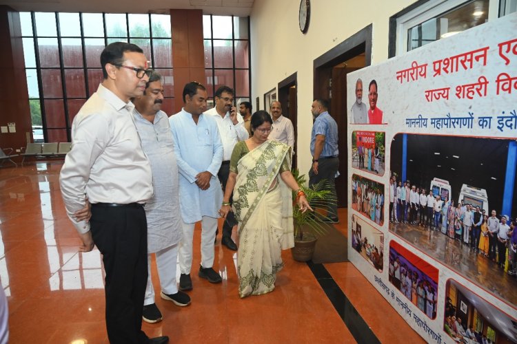 स्वच्छता की ओर कदम: मेयर अलका बाघमार ने इंदौर भ्रमण के अनुभव साझा किए, नवा रायपुर में समीक्षा बैठक संपन्न