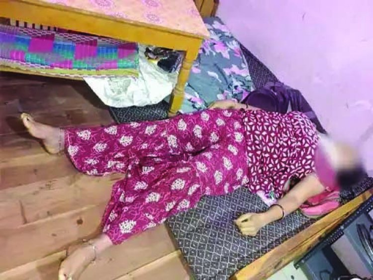 गृहक्लेश के बाद महिला ने की आत्महत्या! ढाई साल का मासूम देखता रह गया मां की लटकती लाश