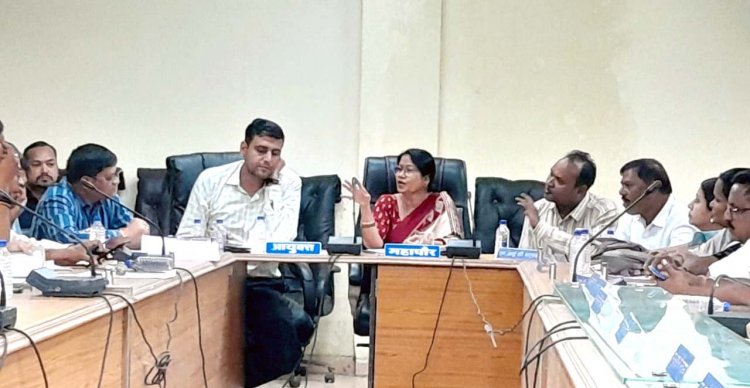 दुर्ग शहर विकास को लेकर लिए गए अहम फैसले, इंदौर की तर्ज पर सड़क किनारे से हटेंगे होडिंग