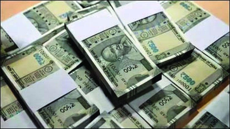 एक्सिस बैंक में 5 करोड़ का घोटाला! व्यापारियों और किसानों की रकम गायब, एफडी से बिना अनुमति निकाली गई राशि, अधिकारी फरार