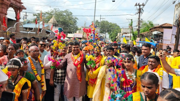 भक्ति और उल्लास से गूंजी दुर्ग की सड़के, यादव समाज ने निकाली भव्य शोभायात्रा