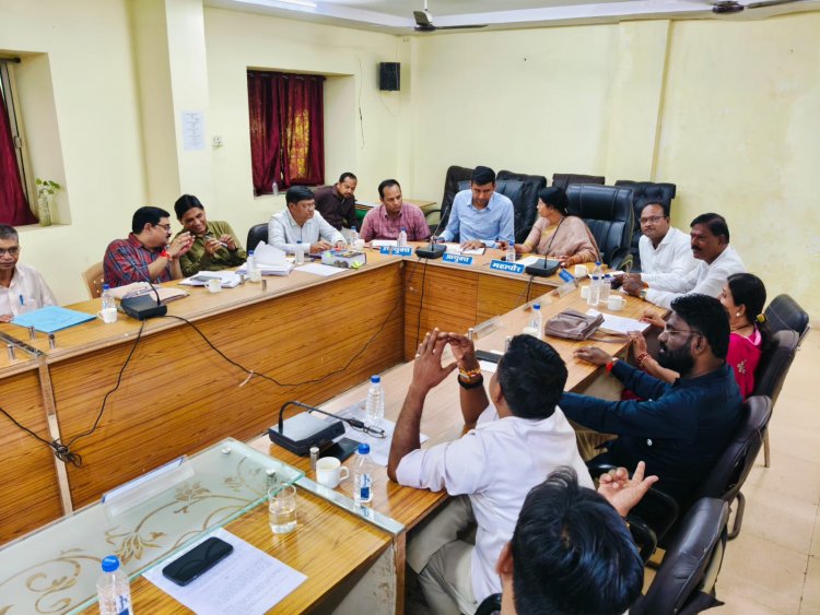 दुकानों में अतिरिक्त निर्माण पर वसूले जाएंगे अर्थदंड और प्रीमियम राशि, मेयर इन काउंसिल की बैठक में महत्वपूर्ण निर्णय