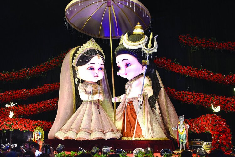 गणेशोत्सव समिति पर FIR दर्ज, प्रतिमा विवाद और अश्लील गीत बजाने के आरोप