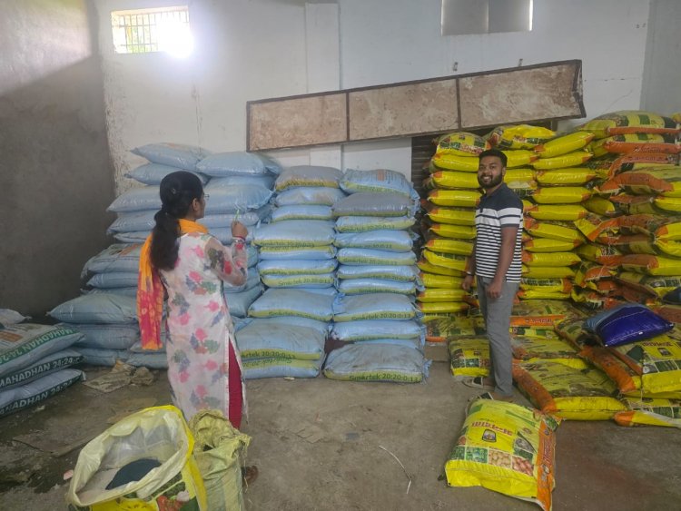 दुर्ग में उर्वरक कारोबारियों पर कलेक्टर की सख्ती, 3277 बोरी जब्त कर किसानों को वितरित करने का आदेश