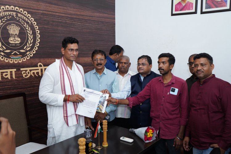 विधायक देवेंद्र यादव ने सुनीं जनता की समस्याएँ, समाधान का दिलाया भरोसा