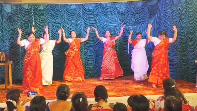 वैशाली नगर कालीबाड़ी में दुर्गा पूजा की धूम, महिलाओं व बच्चों ने दी नयनाभिराम प्रस्तुति, उत्कृष्ट सेवादारों का भी हुआ सम्मान