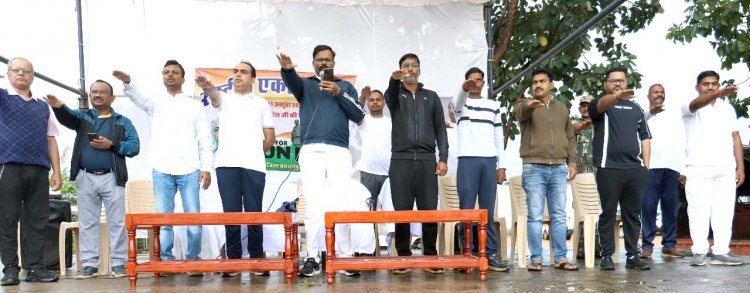 लौह पुरुष की 150वीं जयंती पर एकता दौड़, युवाओं और अधिकारियों ने दी देश की एकता की मिसाल