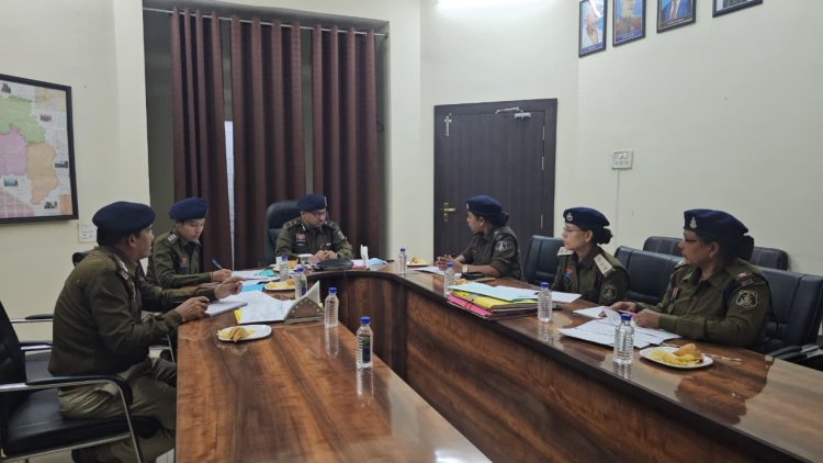 इन्वेस्टिगेशन ट्रैकिंग सिस्टम फॉर सेक्सुअल ऑफेंस की प्रगति एवं समीक्षा के लिए पुलिस महानिरीक्षक श्री गर्ग ने ली बैठक