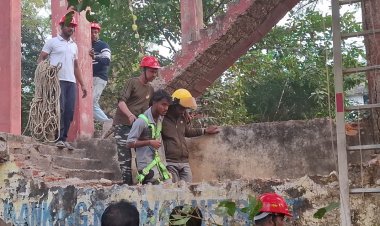 भिलाई सेक्टर 6 की जर्जर पानी टंकी में फंसे दो युवकों का रेस्क्यू, एक घायल, पुलिस और SDRF की सतर्कता से बची जान