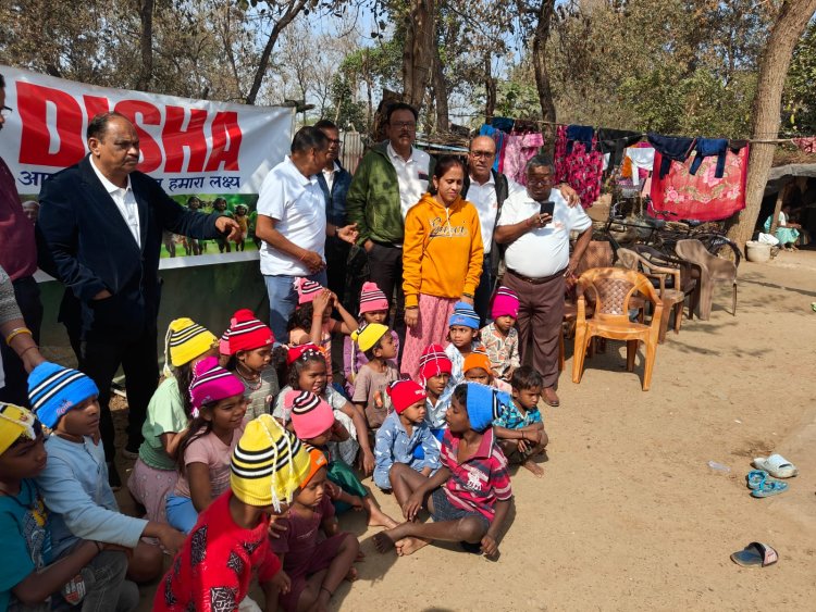 बोरसीभाठा के जरूरतमंद बच्चों को ठंड से राहत, दिशा संस्था ने वितरित किए ऊनी स्कार्फ और ग्लव्स