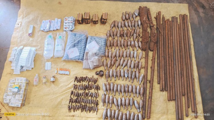 नारायणपुर में नक्सलियों को बड़ा झटका, पहाड़ी इलाके से भारी मात्रा में नक्सल डंप बरामद