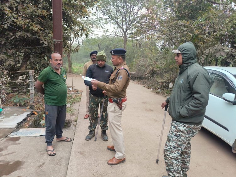 सुबह 5 बजे से पुलिस ने चलाया सर्च ऑपरेशन, 18 संदिग्धों के फिंगरप्रिंट लिए गए