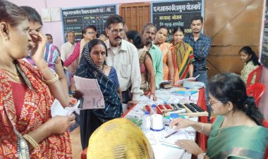 भिलाई बंगाली समाज का नि:शुल्क स्वास्थ्य शिविर, विशेषज्ञ डॉक्टरों ने की सैकड़ों मरीजों की जांच