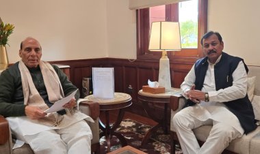 दुर्ग में सैनिक स्कूल की मांग तेज, सांसद विजय बघेल ने रक्षा मंत्री से की मुलाकात