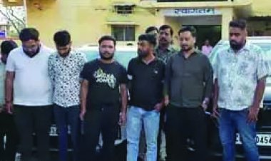 हाईवे पर बर्थडे पार्टी पड़ी भारी: सड़क जाम करने वाले 7 युवक गिरफ्तार, पुलिस ने निकाला जुलूस