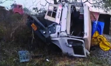 NH-49 पर दर्दनाक हादसा: ट्रेलर से टक्कर में छत्तीसगढ़ पुलिस के 5 कर्मियों की मौत, 3 गंभीर