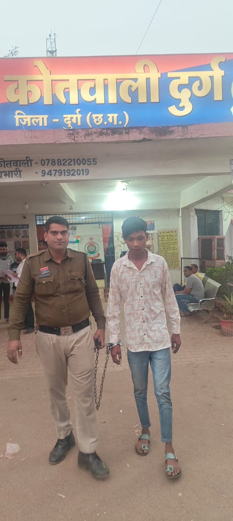 एक्टिवा में बैठने से मना किया तो युवक पर जानलेवा हमला, धारदार हथियार और एक्टिवा जब्त