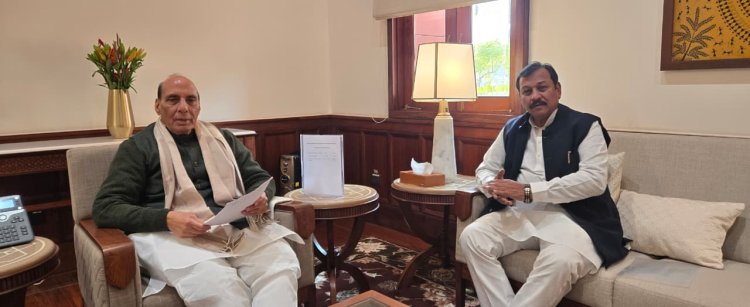 दुर्ग में सैनिक स्कूल की मांग तेज, सांसद विजय बघेल ने रक्षा मंत्री से की मुलाकात