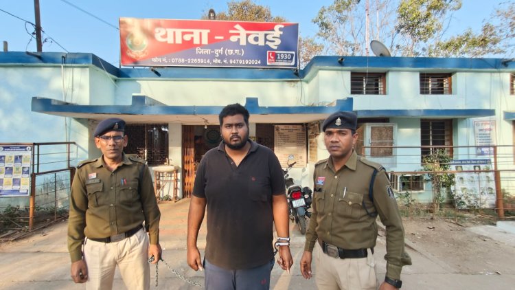 धर्म परिवर्तन के लिए दबाव बनाने मारपीट कर तोड़ी मूर्तियां, मां की शिकायत पर पुत्र गिरफ्तार