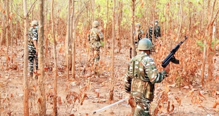 बीजापुर मुठभेड़ में 5 नक्सली ढेर, 4 दिन में 214 ठिकाने ध्वस्त