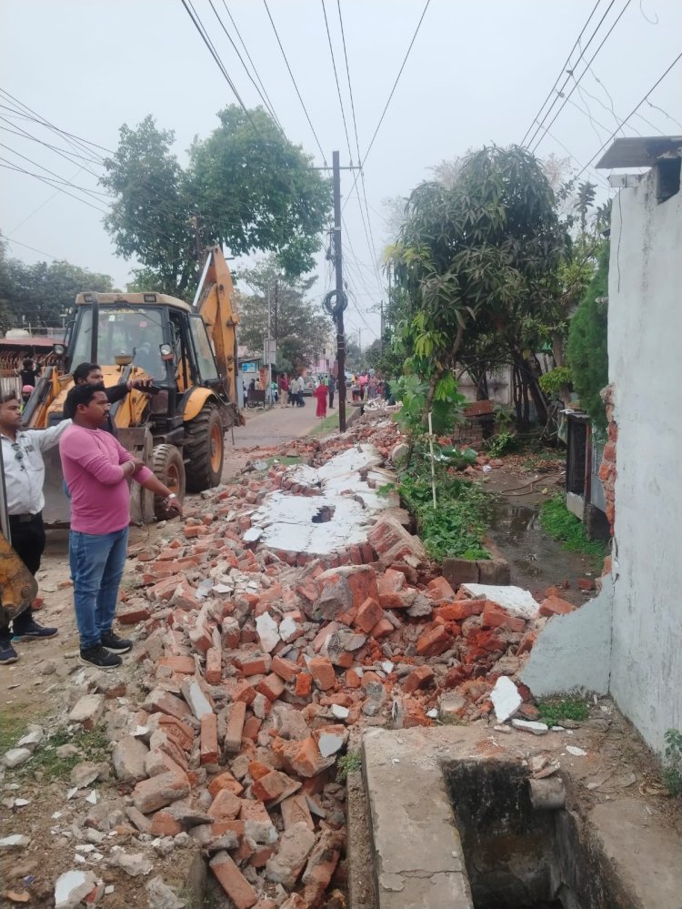 अवैध कब्जों पर कार्रवाई, सीवर लाइन में बाधा बने 291 ढांचे हटाए गए