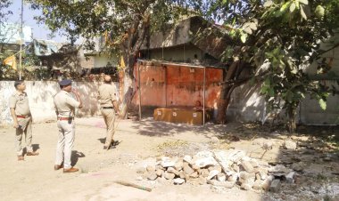 भिलाई के इस मंदिर में तोड़फोड़, भगवान की फोटो लगी चबूतरे को किया खंडित