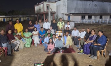 शहीदों को नमन: संकल्प की संध्या में कविता, नाट्य और गीतों से गूंजा नेहरू सांस्कृतिक सदन