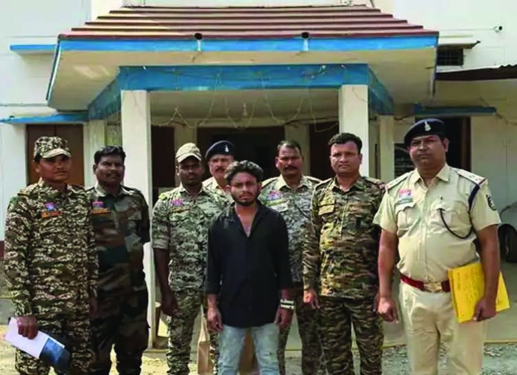 बात बंद करने पर बौखलाया युवक: युवती पर चाकू से हमला, आरोपी गिरफ्तार