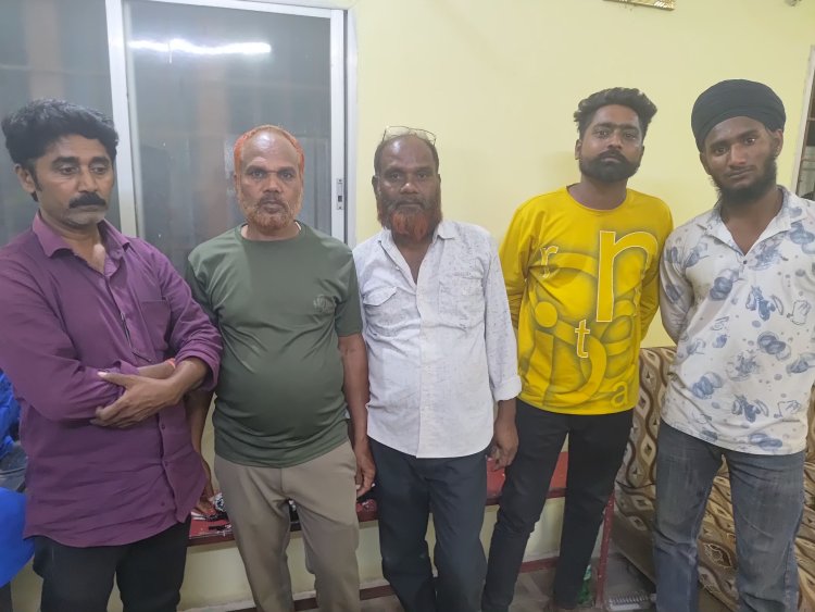 सिहावा चौक में जुए के फड़ पर पुलिस की रेड, 5 जुआरी गिरफ्तार, 83 हजार से ज्यादा की संपत्ति बरामद