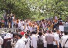 भ्रष्टाचार के कई आरोपों को लेकर बीजेपी के सैकड़ों कार्यकर्ता सड़क पर उतरे, किया निगम का घेराव, महापौर को हटाने की मांग