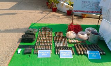 नारायणपुर में सुरक्षा बलों ने बरामद किए ₹1.01 करोड़ नकद, AK-47 समेत भारी मात्रा में हथियार और विस्फोटक