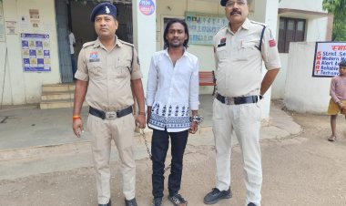 हथियार लहराकर लोगों को डराने वाला युवक गिरफ्तार