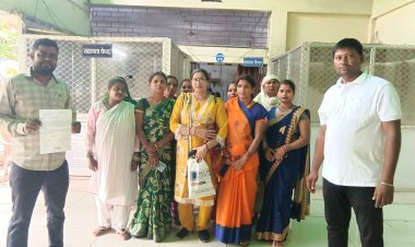 भिलाई के वार्ड-29 में गंदगी पर फूटा लोगों का गुस्सा, महिलाओं ने आप नेताओं के साथ निगम कार्यालय का किया घेराव