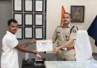 धमतरी से काठमांडू तक साइकिल यात्रा कर दिया नशा मुक्ति का संदेश, समाजसेवी तुलसी राम साहू का एसपी ने किया सम्मान