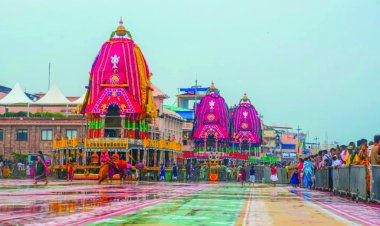 पुरी रथ यात्रा 2026 शुरू, भगवान जगन्नाथ निकले भव्य रथ पर