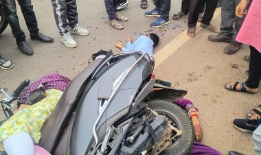 दुर्ग जिले में दर्दनाक सड़क हादसा: ट्रैक्टर से टकराई स्कूटी, दो सगी बहनों और उनके 2 बच्चे समेत 4 की मौत, 8 वर्षीय बालक घायल