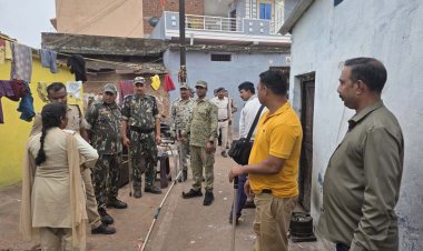 पुलिस का तड़के चार घंटे का मेगा अभियान: 34 पौवा अवैध शराब जब्त, 7 वारंटियों पर कार्रवाई