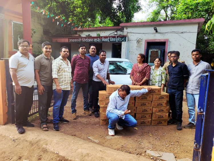 गोवा की 23 पेटी शराब के साथ तस्कर गिरफ्तार, बिना नंबर की कार भी जब्त