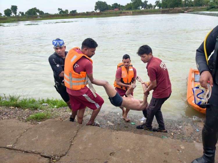 खारून नदी में पिकनिक बना मातम, तेज बहाव में बहे युवक का शव 16 घंटे बाद SDRF ने निकाला